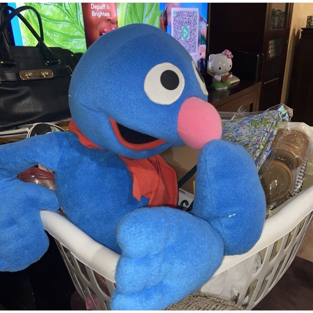 Sesame Street Grover Plush 2006 Fisher Price 24" Large Jumbo Red Scarf - Picture 2 of 9